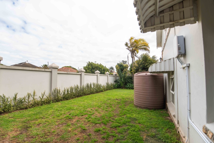 4 Bedroom Property for Sale in Summerstrand Eastern Cape